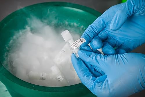 Brady Authentic (M4-131-492) FreezerBondz™ Ultra-Thin Cryogenic Polyester Labels 0.5" H x 1" W Black on White, 180 Labels. for use with the BMP41, BMP51, and M511 Label Printers - Image 2